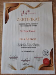 Zertifikat Yin Yoga Trainer Ines Kennert